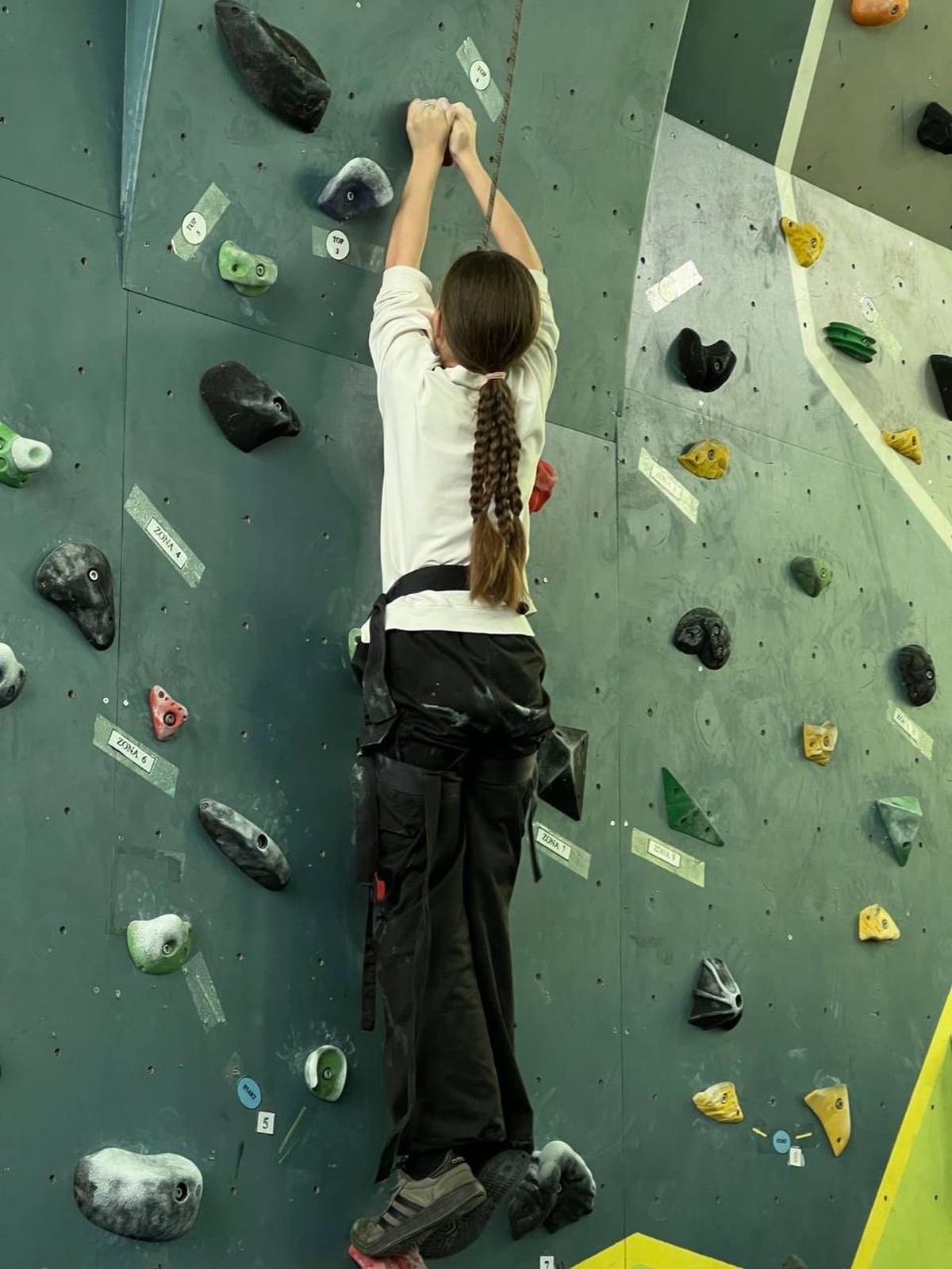 sorevnovaniya-po-skalolazaniyu-3